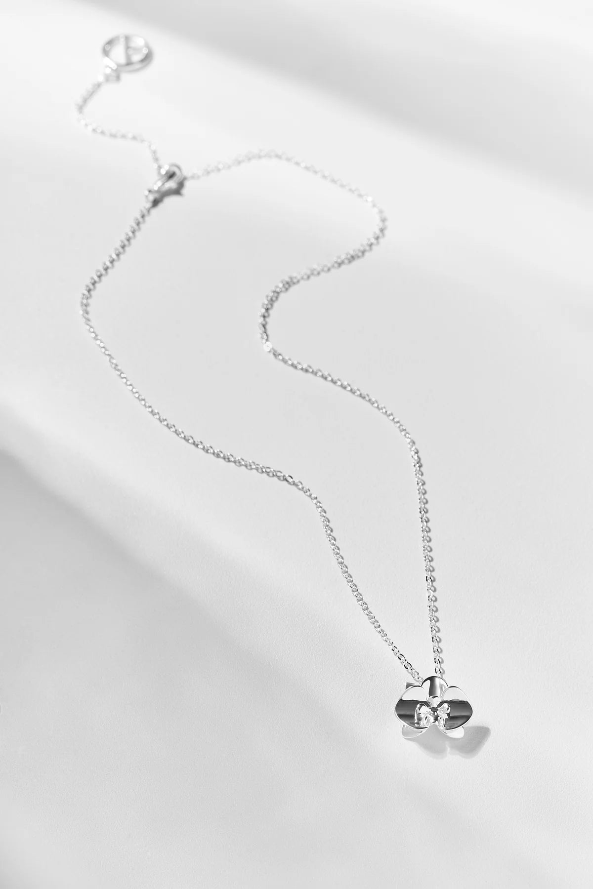 COLLAR ORQUÍDEA ESENCIA