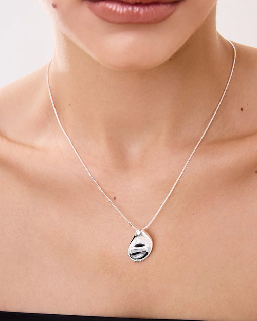 ORLA NECKLACE